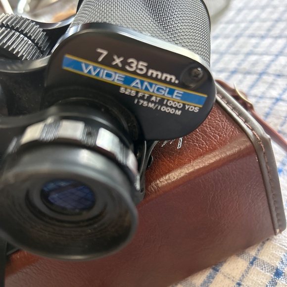 Tasco Binoculars - Picture 4 of 4